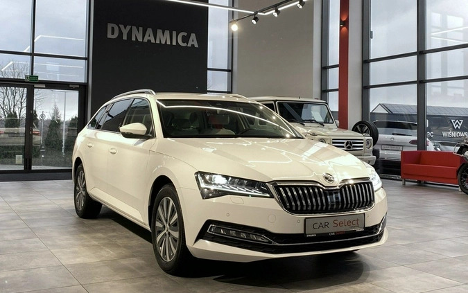 skoda superb Skoda Superb cena 104900 przebieg: 107000, rok produkcji 2020 z Piastów